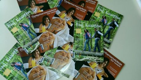 Die TKS Bad Laasphe präsentierte die neue Imagebroschüre und das neue Gastge-berverzeichnis. Fotos (2): TKS