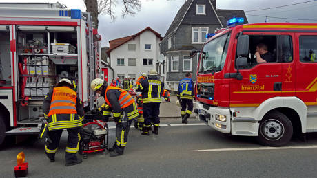 2016-03-27_Kreuztal-Buschhütten_Essen auf Herd_Foto_Feuerwehr_01