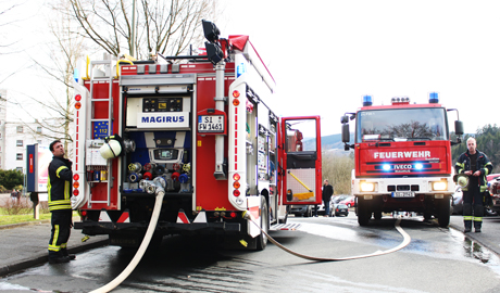 2016-03-27_Siegen_Feu4_Kellerbrand_Fischbacherberg_(c)_Mg (6)