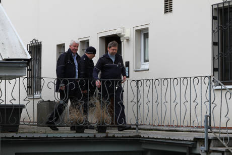 2016-03-30_Ferndorf_Jugendliche tritt Tür ein_Fotos_wirSiegen_7