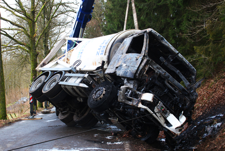 2016-03-30_Friesenhagen_Vu_Lkw_Brand_(c)_Mg (115)