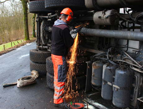 2016-03-30_Friesenhagen_Vu_Lkw_Brand_(c)_Mg (47)