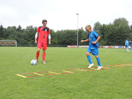 Käner Fußballcamp mit professionellen Trainern. (Foto: Verein)