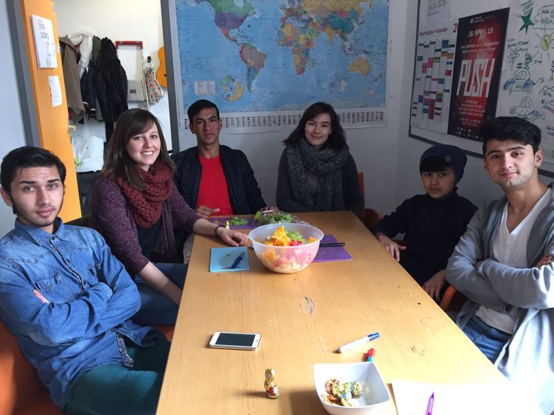 Die jungen Flüchtlinge erlebten einen Kulturaustausch im Jugendcafé in Hilchenbach. Foto: Stadtverwaltung