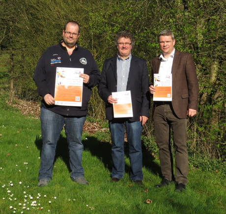 Jens Weigand, Ulrich Bensberg und Andreas Bolduan laden stellvertretend für die Dorfgemeinschaft Müsen zum Vortrag „Blühende Landschaften“ am 29. April ein. (Foto: Stadt Hilchenbach)