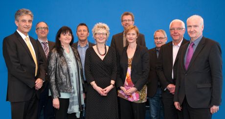 Regierungspräsidentin Diana Ewert übergab die Förderbescheide an Vertreter der Städte Bochum, Dortmund, Hagen, Herne und Kamen.