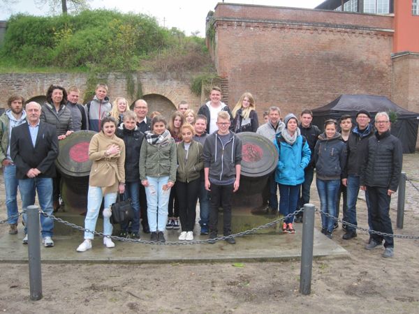 Empfang in der Zitadelle Spandau: Die Bad Berleburger Schüler wurden von Vertretern des Bezirkes und der am Austausch beteiligten Schulen begrüßt. Foto: Kreisverwaltung