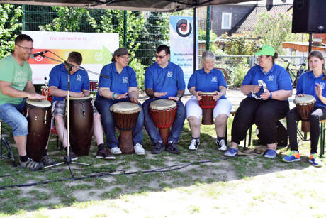 Die Trommelgrupe „Krachschläger“ aus Olpe zeigten, wie man musikalisch miteinander Spaß haben kann.