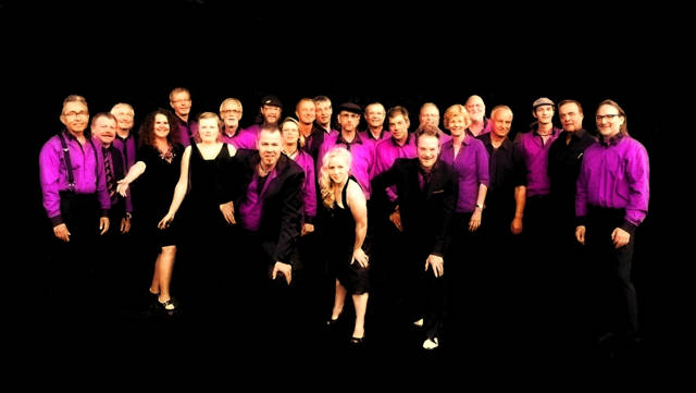 Nach ihrem „Wittgenstein-Debüt“ vor ca. 2 Jahren, bei dem die große Unterhaltungs-Bigband aus dem hessischen Hinterland in Bad Laasphe Begeisterungsstürme auslöste, wird sie auch diesmal wieder ihre Gäste musikalisch bestens unterhalten.