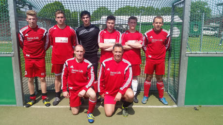 Die Wilgersdorfer CVJM-Mannschaft mit Kevin Krumm, Martin Leyener, Christopher Neuser, Dominik Reichmann, Michael Leyener, Ansgar Steinkopf (hinten, v.li) sowie Burkhard Krumm und Jens Müller (vorne, v.li.) wurde Vizemeister. Foto: Verein