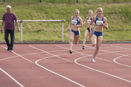 Auch Eva-Marie Nies und Merle Hirsch zeigte starke Leistungen in der weiblichen Jugend U18.