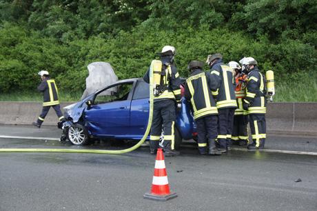 2016-05-29_Wilnsdorf_A45_VUP_Pkw gegen Schutzplanke_Foto_Hercher_02