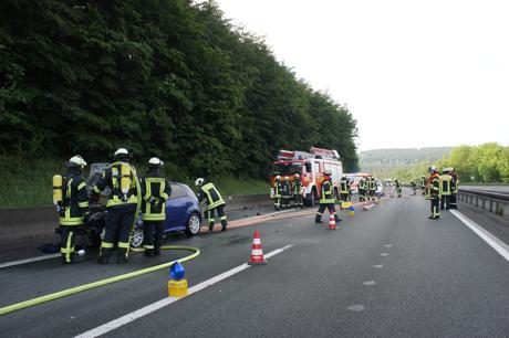 2016-05-29_Wilnsdorf_A45_VUP_Pkw gegen Schutzplanke_Foto_Hercher_06