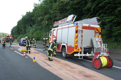 2016-05-29_Wilnsdorf_A45_VUP_Pkw gegen Schutzplanke_Foto_Hercher_09