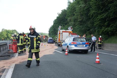 2016-05-29_Wilnsdorf_A45_VUP_Pkw gegen Schutzplanke_Foto_Hercher_10