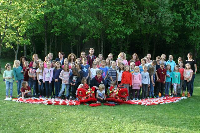 Die Kinder des Kinderchores Singsalabim (Kirchengemeinde Klafeld-Geisweid) und die Wilnsdorfer Liederstrolche (Musikschule Wilnsdorf) laden herzlich ein zu ihrem neuen Musical. (Foto: Gemeinde Wilnsdorf)