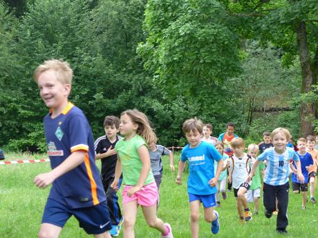 2016-06-06_Siegen_Sportliches Schulfest in Eisern_Foto_Schule_02