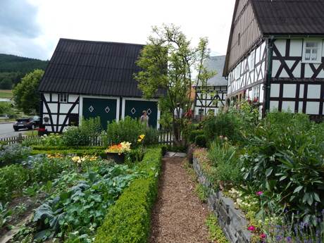 Garten der Familie Becker aus Oechelhausen