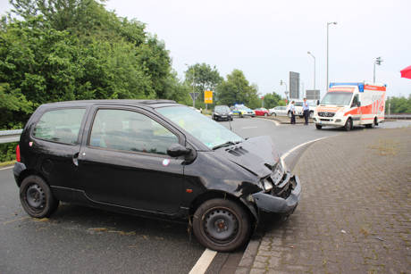 2016-06-24_Kreuztal_VUP_Twingo gegen Leitplanke_Foto_Hercher_04