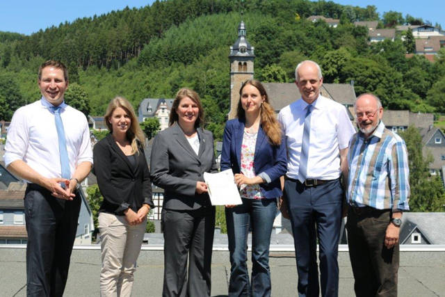 v.l. Bürgermeister Bernhard Baumann, Stefanie Wiegel (Regionalmanagement), Bürgermeisterin Christa Schuppler, Anne-Kathrin Hoß (Regionalmanagement), Bürgermeister Christoph Ewers, Dr. Gerhard Zoubek (Vorsitzender des Regionalvereins LEADER-Region 3-Länder-Eck e.V.)