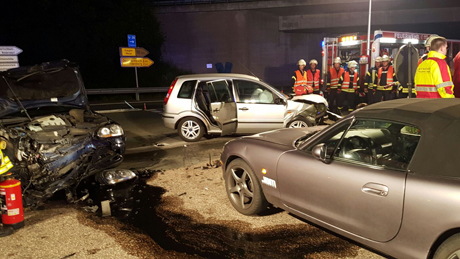 Crash-Autobahnauffahrt-Freudenberg