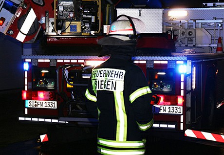 13_Siegen_Achenbach_Seelbergstraße_Feu4_Dachstuhlbrand_(c)_Mg_Bearbeitet (6)