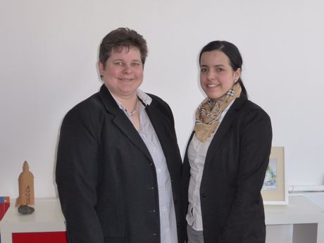 SPD-Landtagsabgeordnete Tanja Wagener (l.) wurde beim diesjährigen Jugendlandtag von der Angestellten der Kreisverwaltung Ouafae Abdellaoui (r.) in Düsseldorf vertreten. Foto SPD