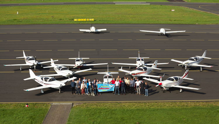 Glasair-Convention auf der Lipper Höhe: Piloten aus ganz Deutschland, aus England und Österreich waren zum Familientreffen auf den Siegerland-Flughafen gekommen.