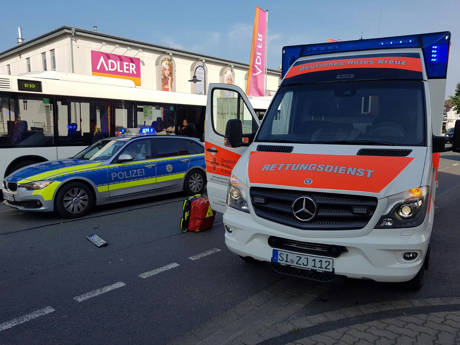 2016-09-02_Kreuztal_Lkw schiebt Pkw auf Pkw_Foto_mg_05